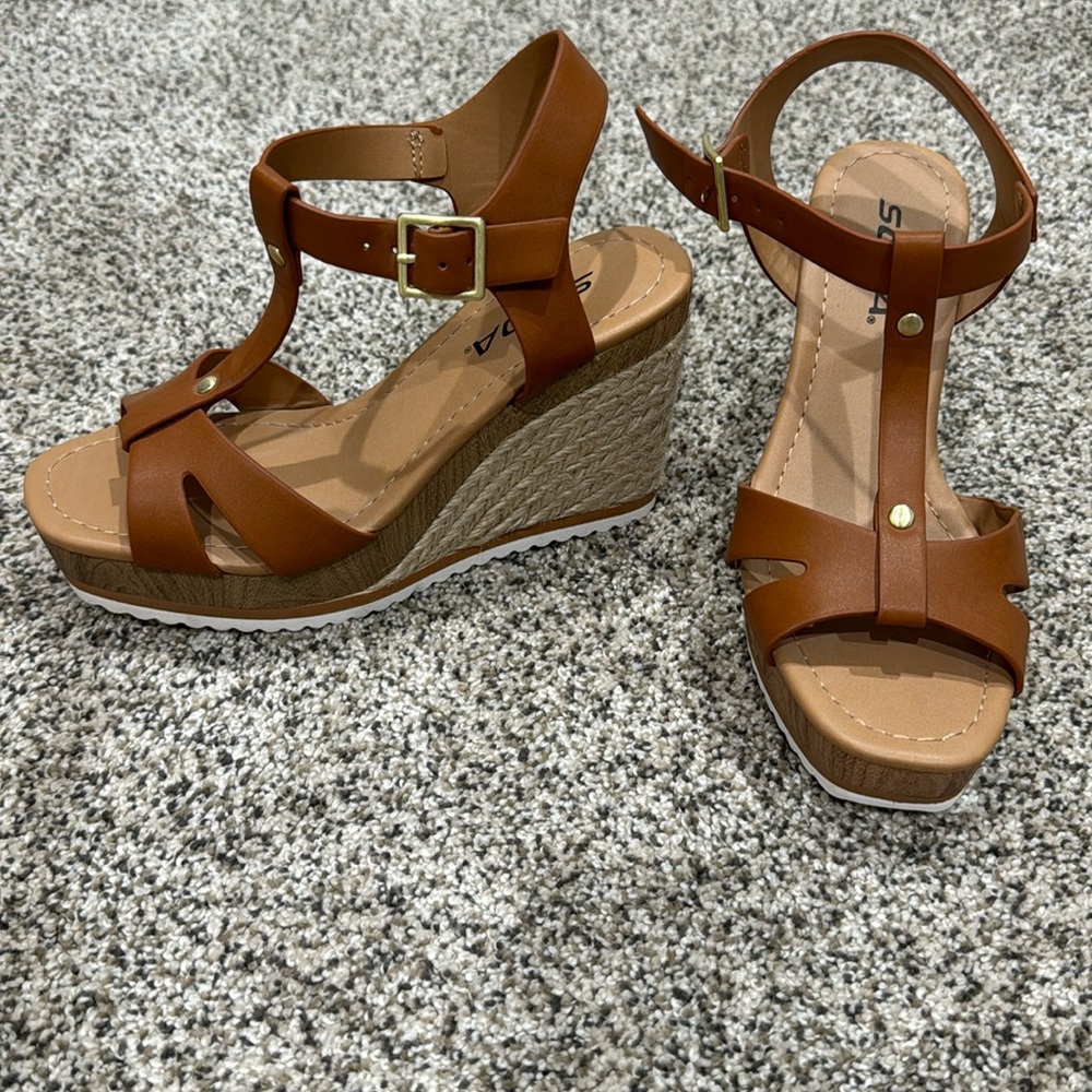 Never worn soda brand shoes